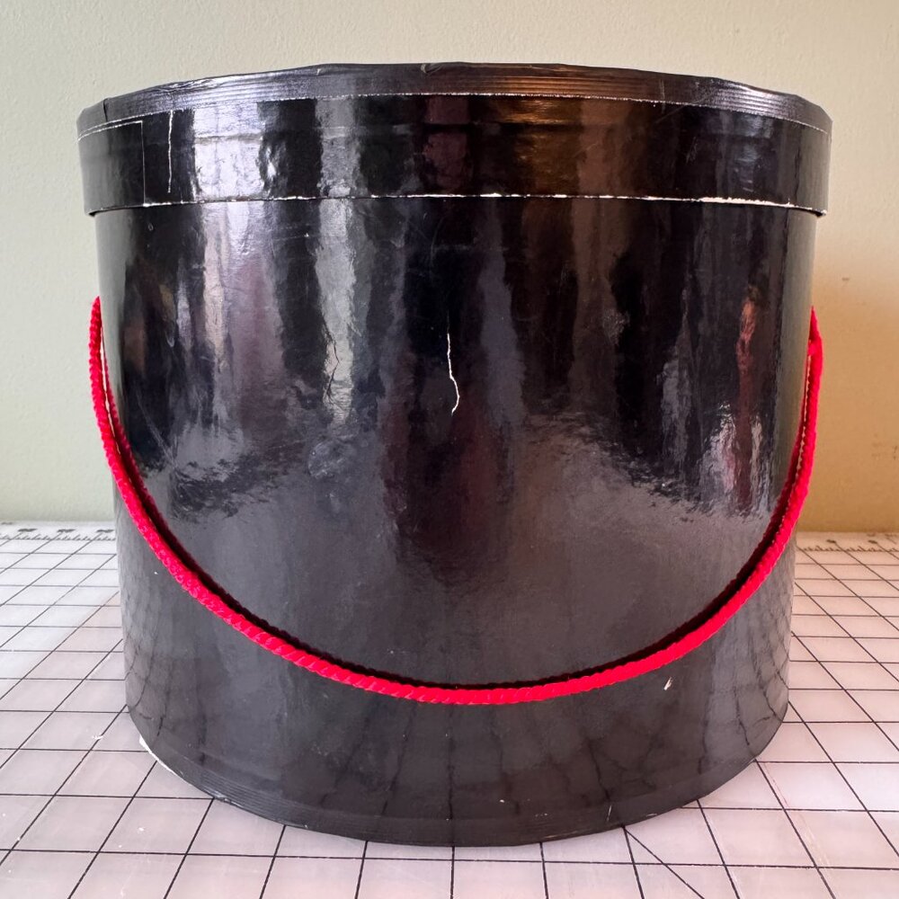 Vtg Saks Fifth Avenue Round Hat Box Black Red Logo Storage Case Travel Display - Picture 4 of 7